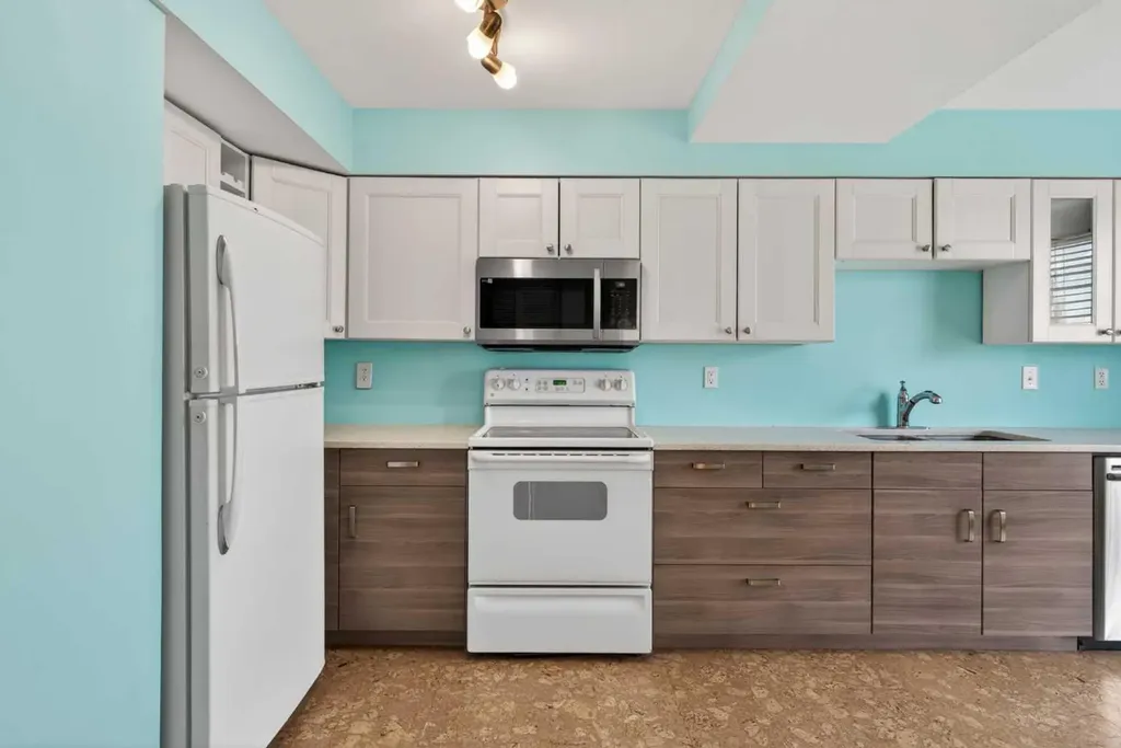 42 Berwick Rise NW Calgary AB T3K 1C8