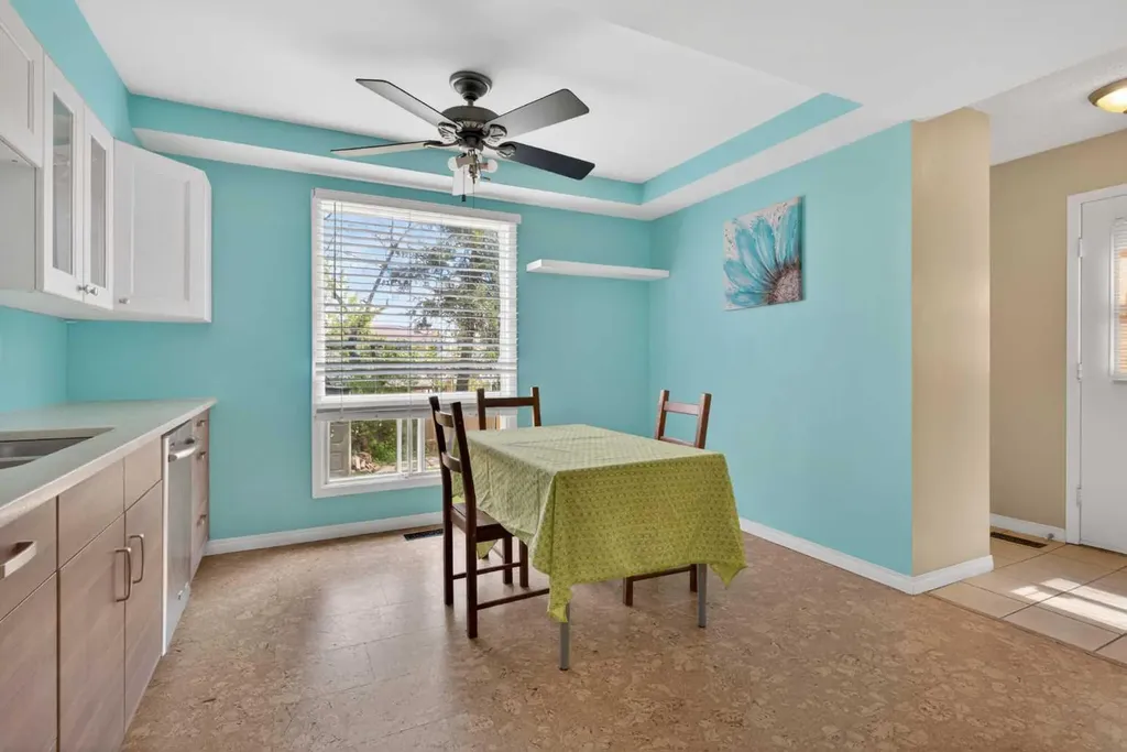 42 Berwick Rise NW Calgary AB T3K 1C8