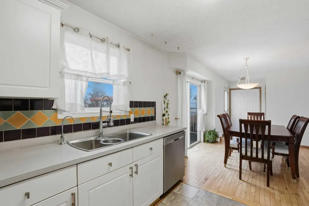 7816 Martha's Haven Park NE Calgary AB T3J 3X8