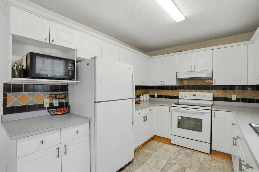 7816 Martha's Haven Park NE Calgary AB T3J 3X8