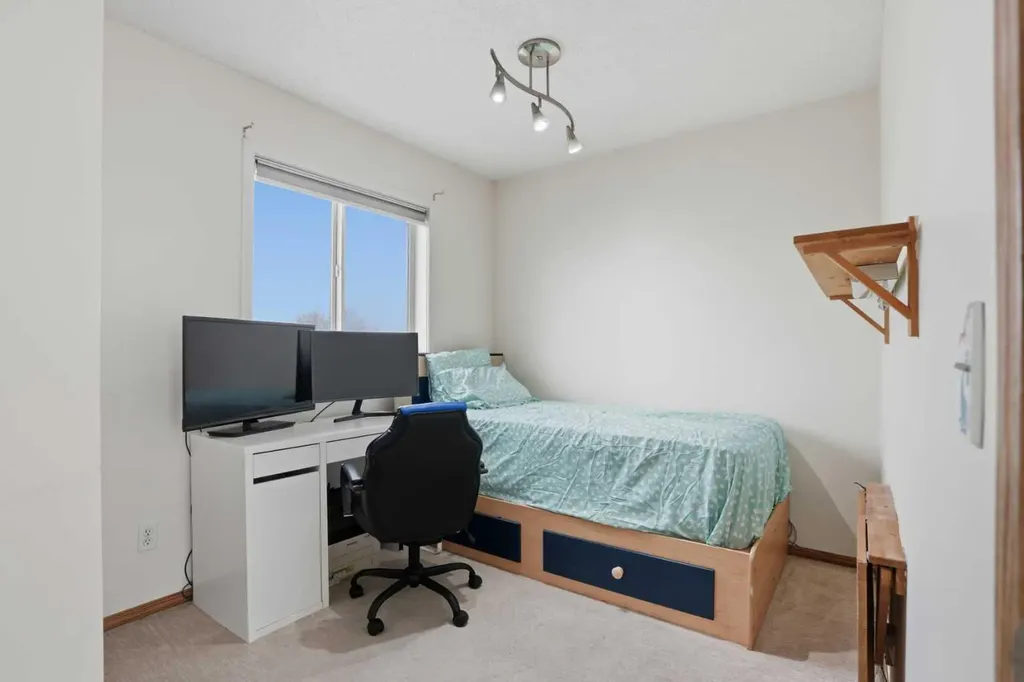 7816 Martha's Haven Park NE Calgary AB T3J 3X8