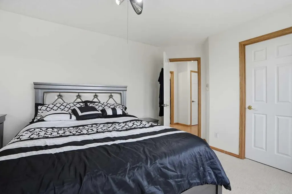 7816 Martha's Haven Park NE Calgary AB T3J 3X8
