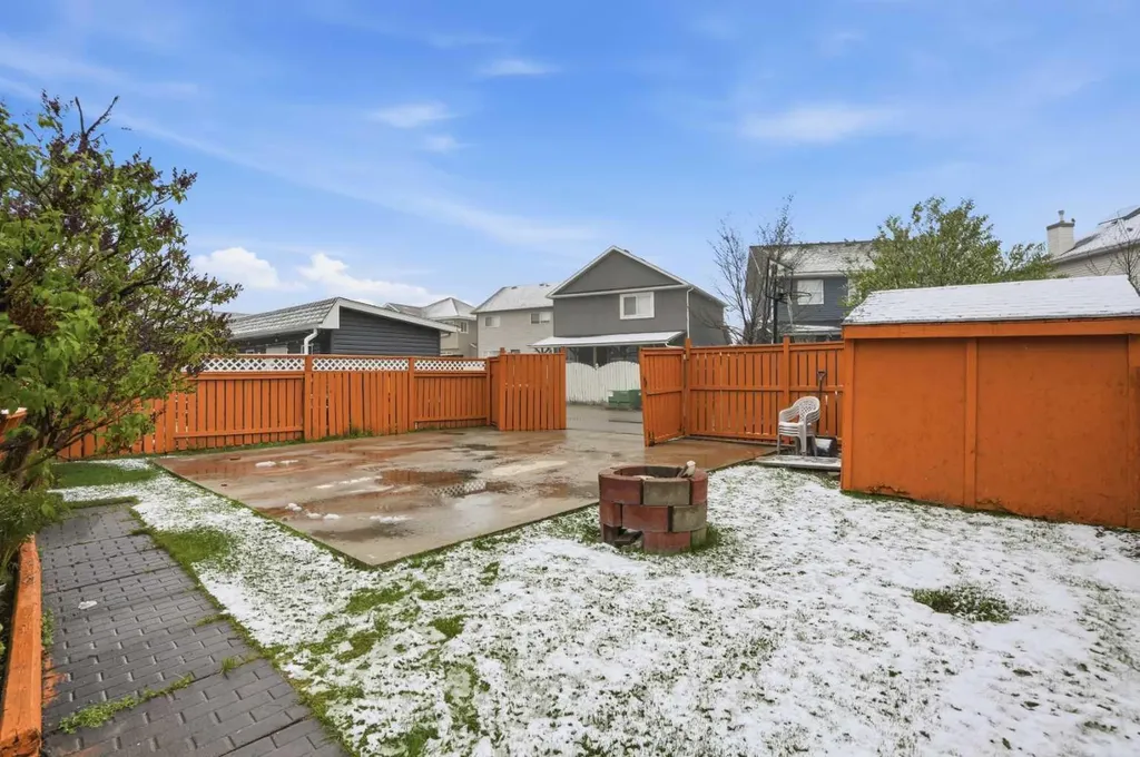 7816 Martha's Haven Park NE Calgary AB T3J 3X8