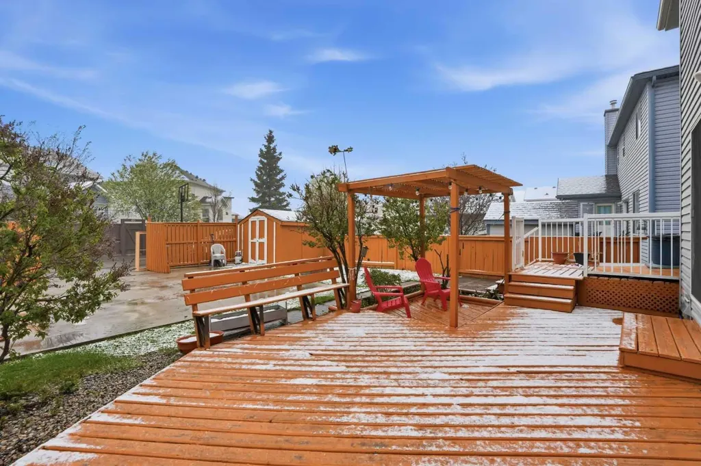 7816 Martha's Haven Park NE Calgary AB T3J 3X8