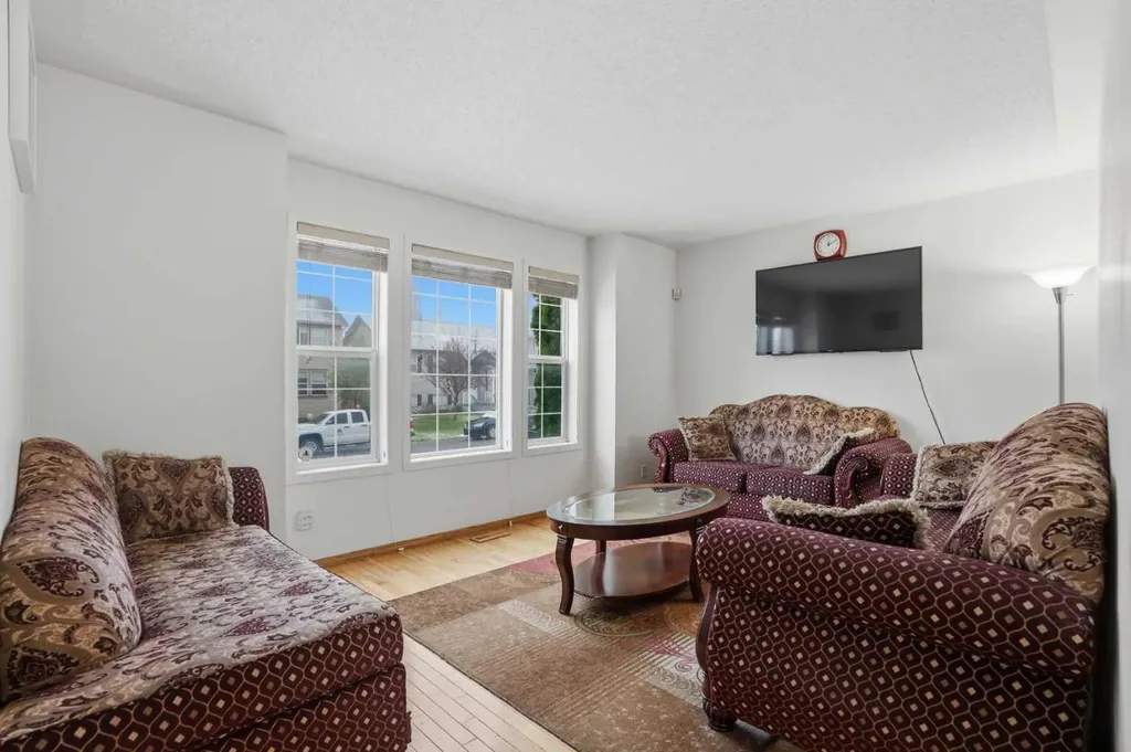 7816 Martha's Haven Park NE Calgary AB T3J 3X8