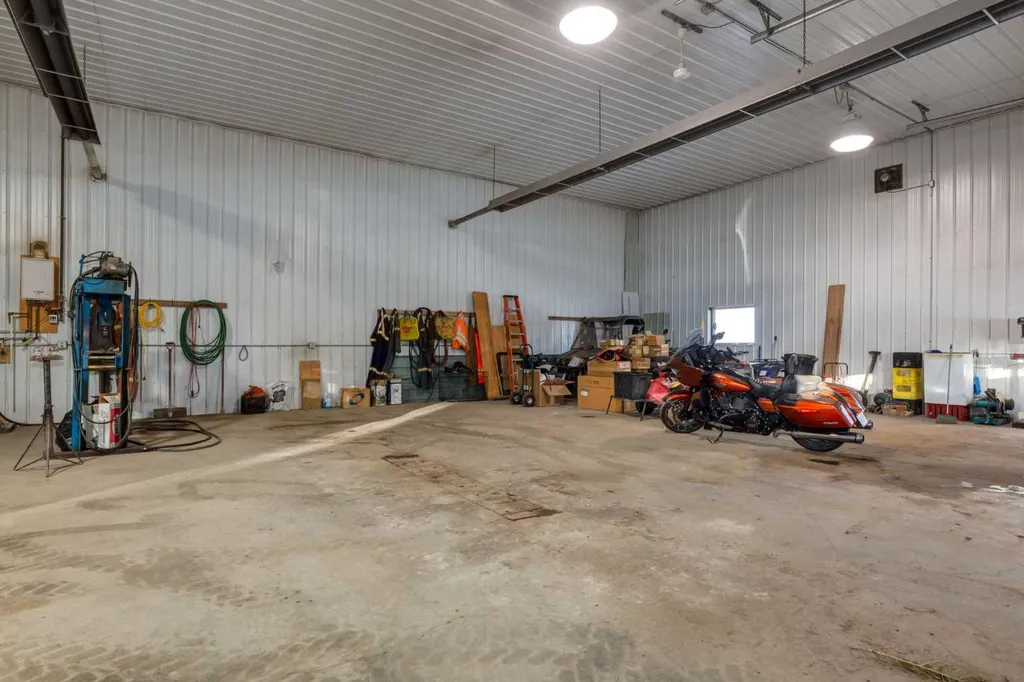 221083 Range Road 270 Rural Wheatland County AB T1P 2G5