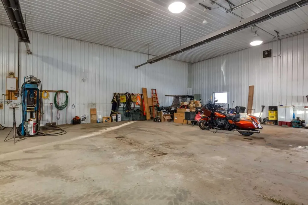 221083 Range Road 270 Rural Wheatland County AB T1P 2G5