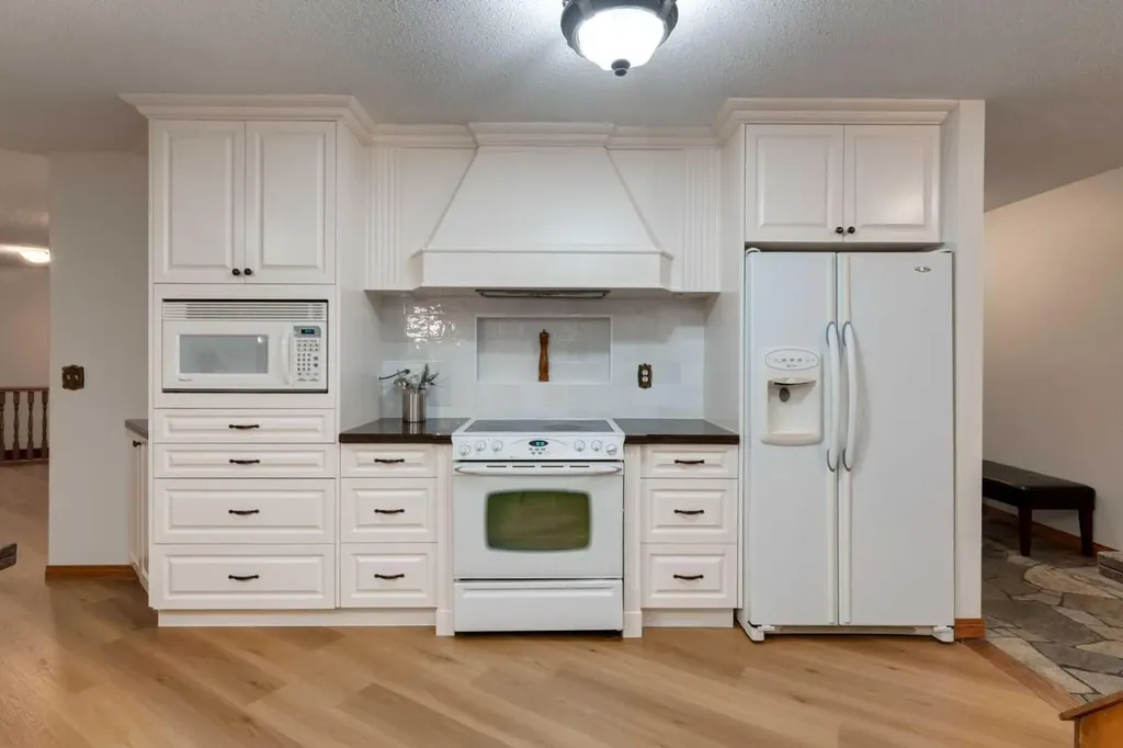 221083 Range Road 270 Rural Wheatland County AB T1P 2G5