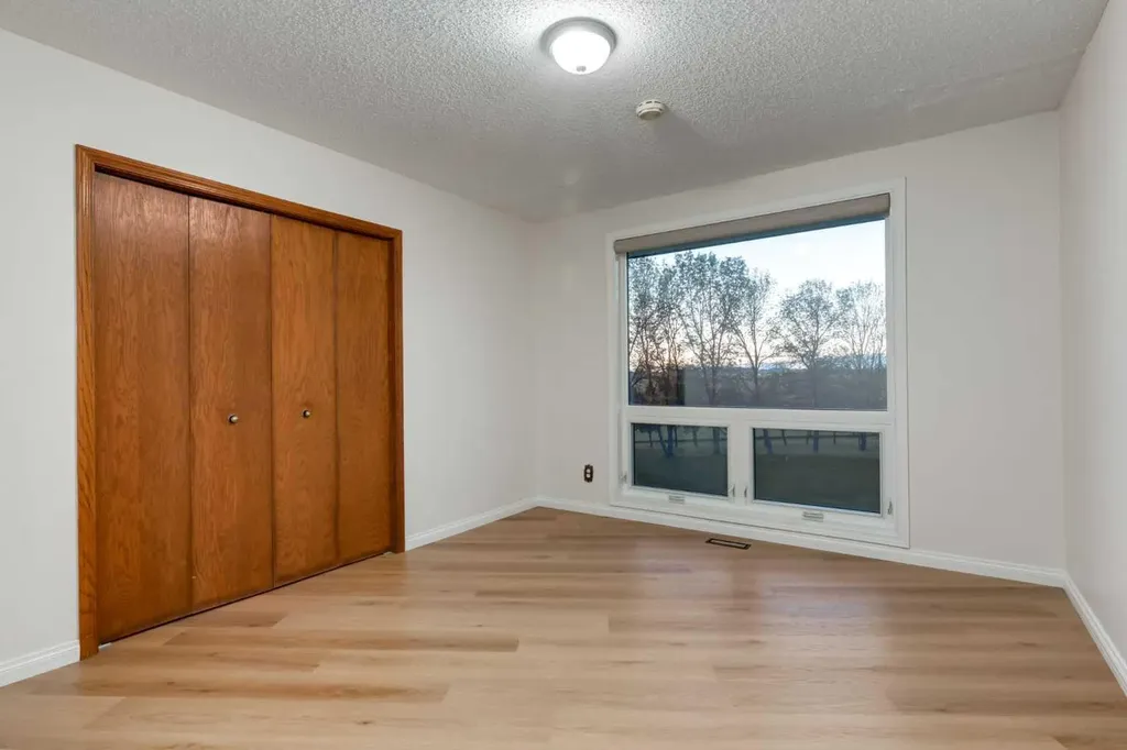 221083 Range Road 270 Rural Wheatland County AB T1P 2G5