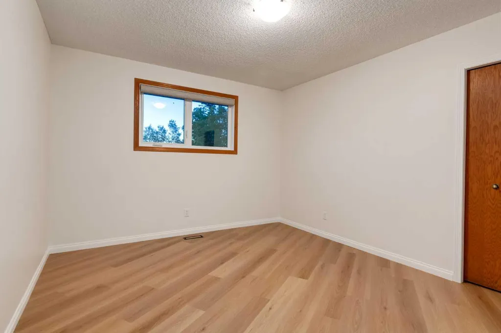 221083 Range Road 270 Rural Wheatland County AB T1P 2G5