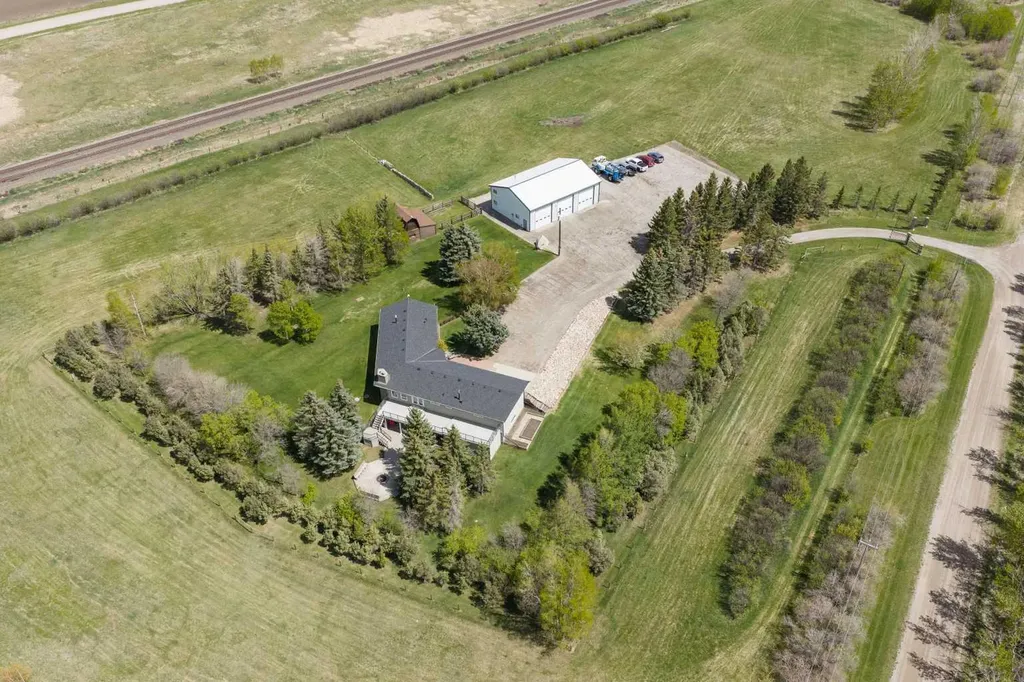 221083 Range Road 270 Rural Wheatland County AB T1P 2G5
