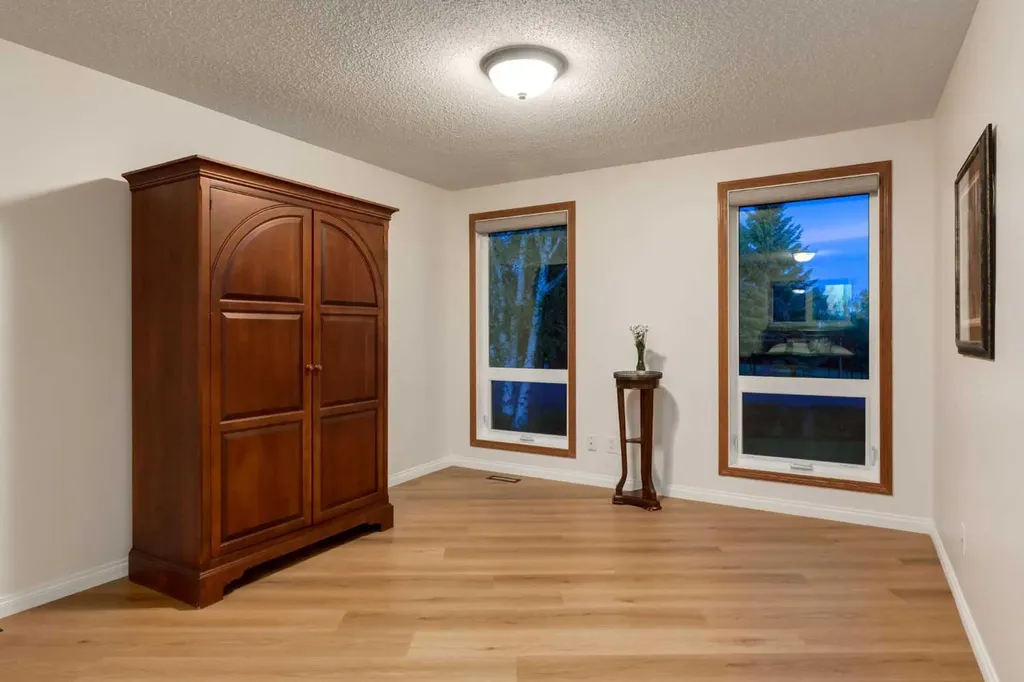 221083 Range Road 270 Rural Wheatland County AB T1P 2G5