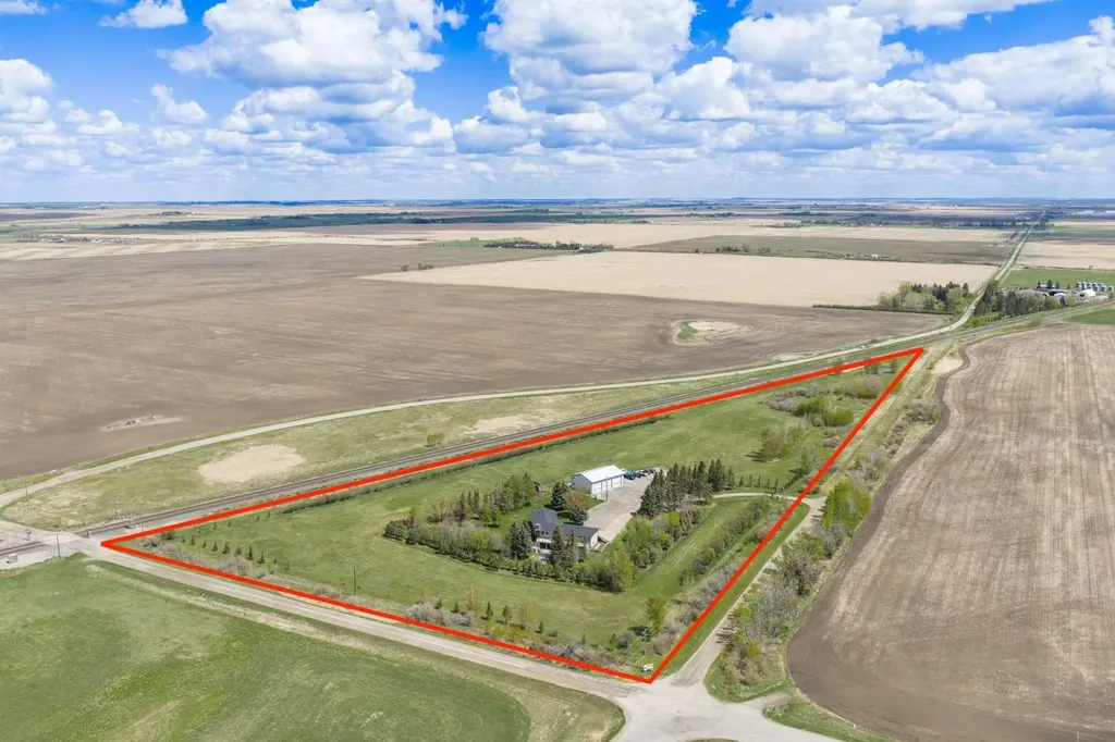 221083 Range Road 270 Rural Wheatland County AB T1P 2G5