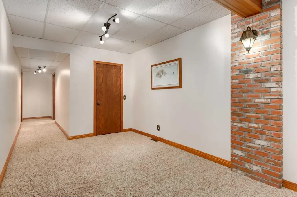 221083 Range Road 270 Rural Wheatland County AB T1P 2G5