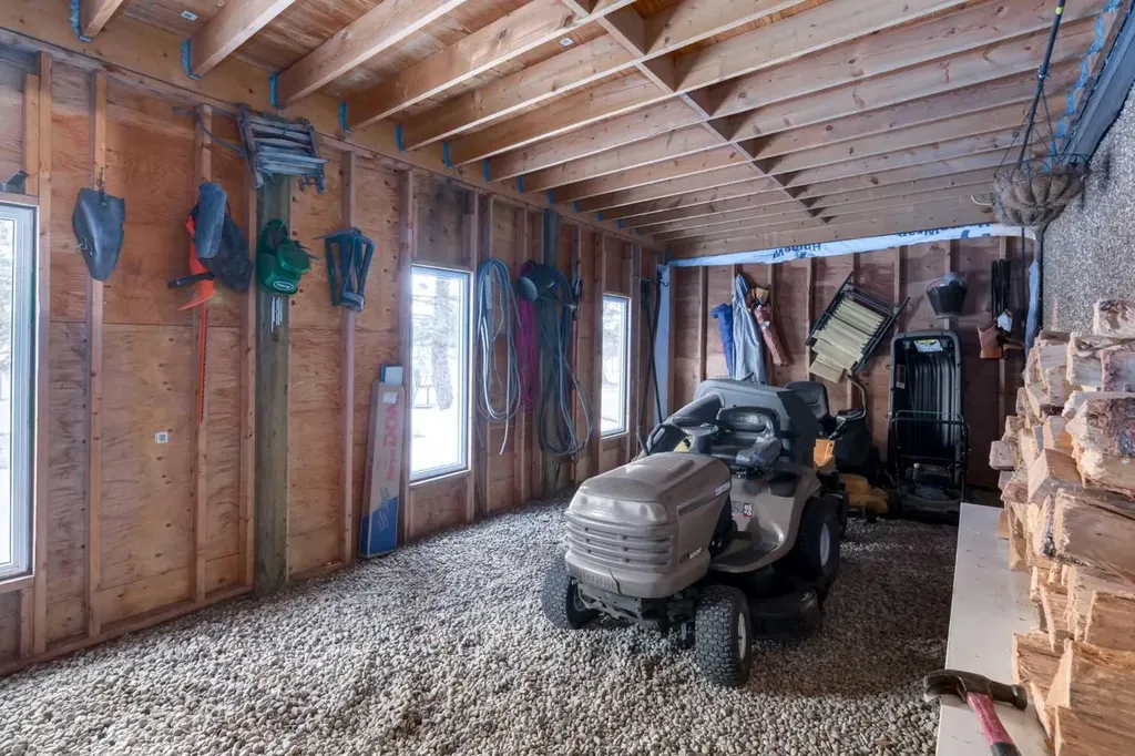 221083 Range Road 270 Rural Wheatland County AB T1P 2G5