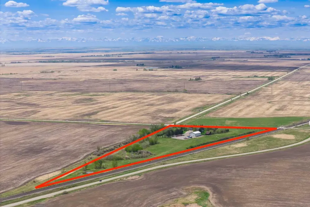 221083 Range Road 270 Rural Wheatland County AB T1P 2G5