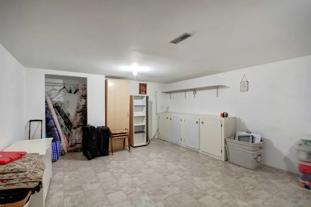 419 2 Street N Vulcan AB T0L 2B0