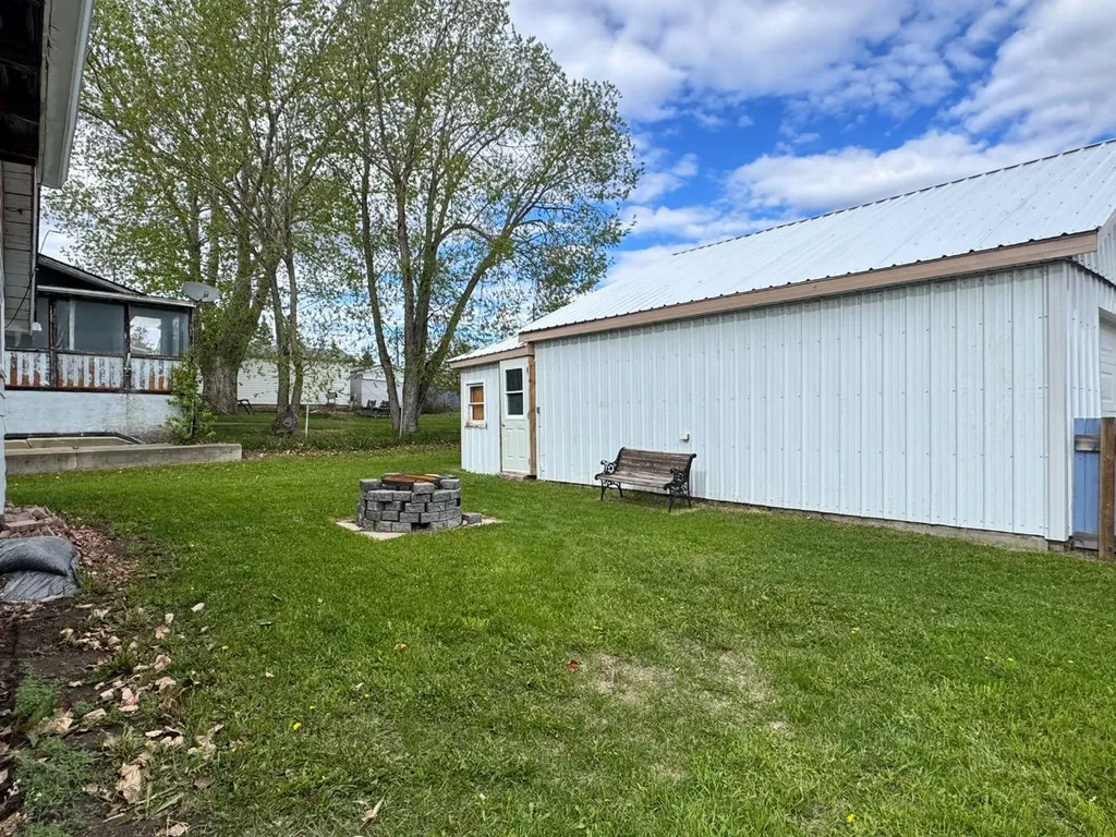 10616 104 Avenue Fairview AB T0H 1L0