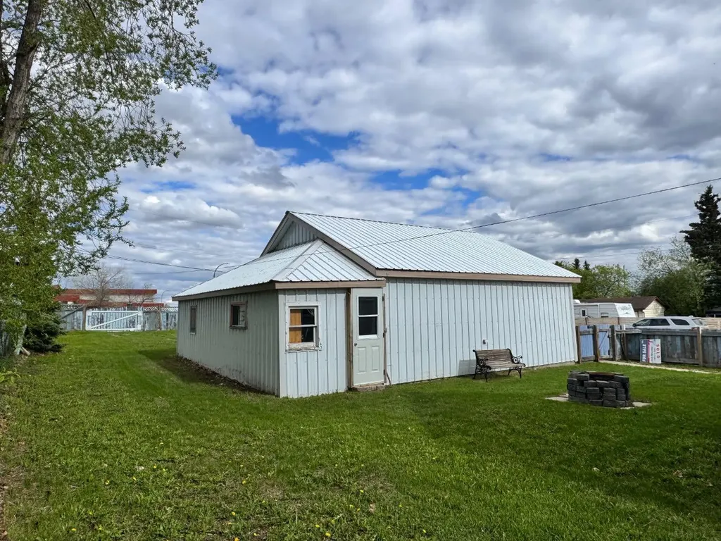 10616 104 Avenue Fairview AB T0H 1L0