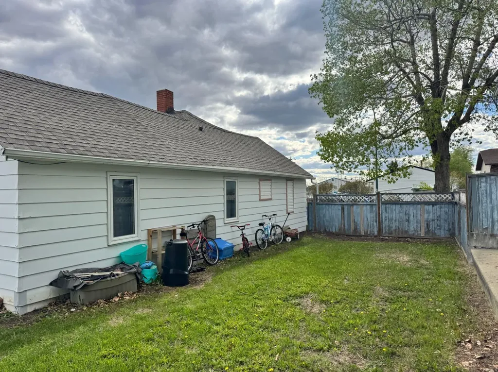 10616 104 Avenue Fairview AB T0H 1L0