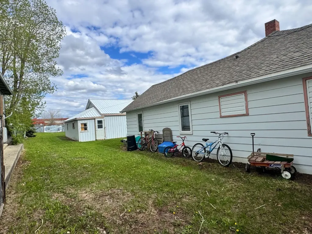 10616 104 Avenue Fairview AB T0H 1L0