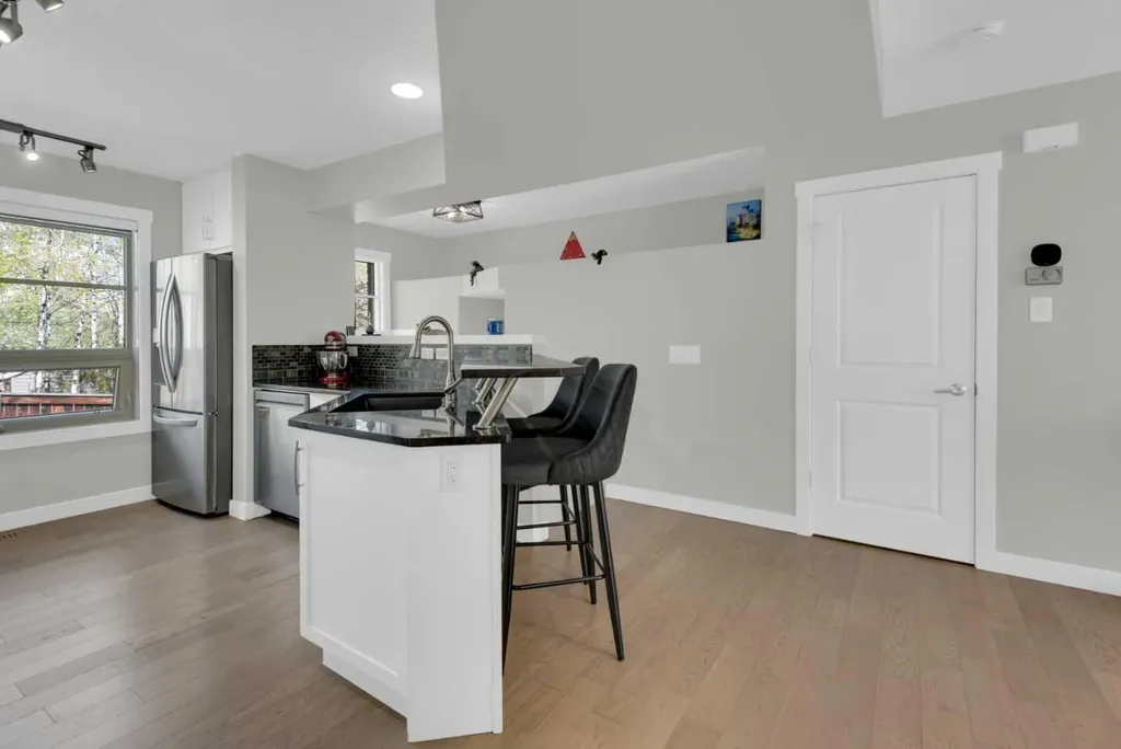 24 Aspen Hills Common SW Calgary AB T3H 0R7