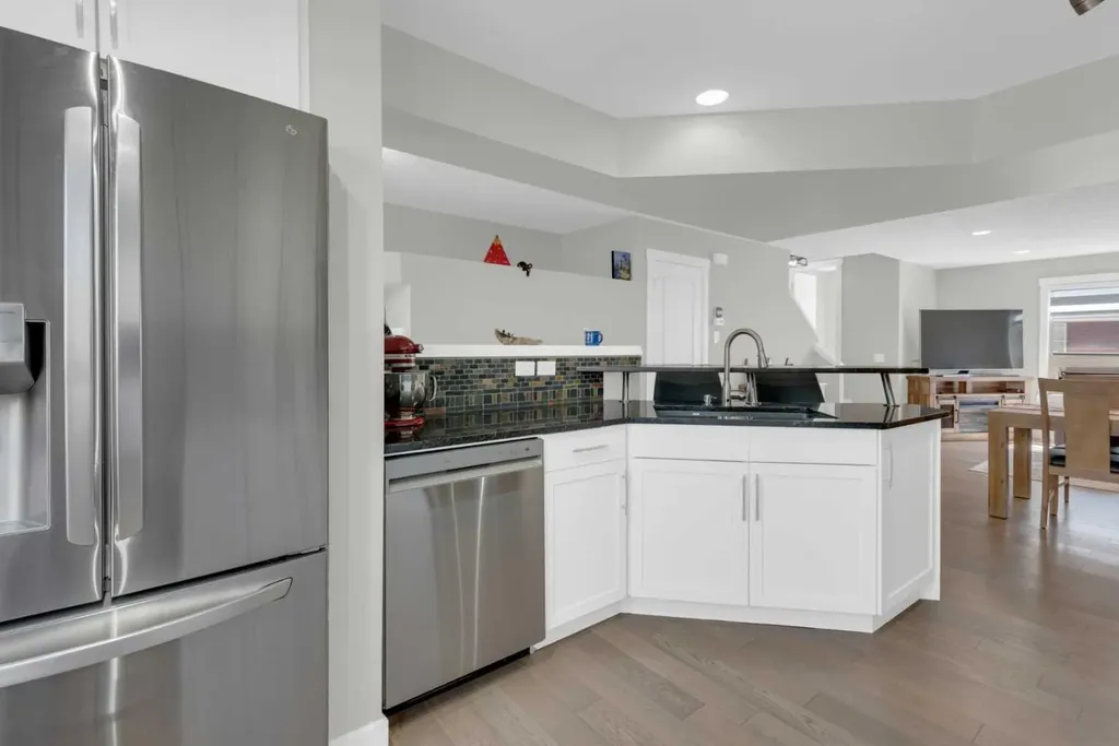 24 Aspen Hills Common SW Calgary AB T3H 0R7