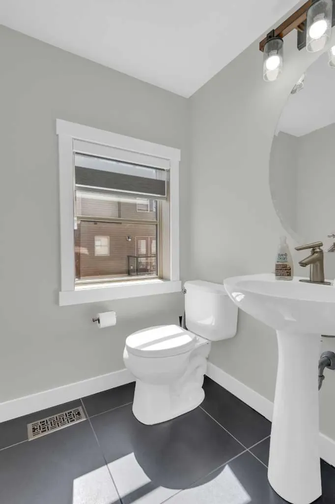 24 Aspen Hills Common SW Calgary AB T3H 0R7