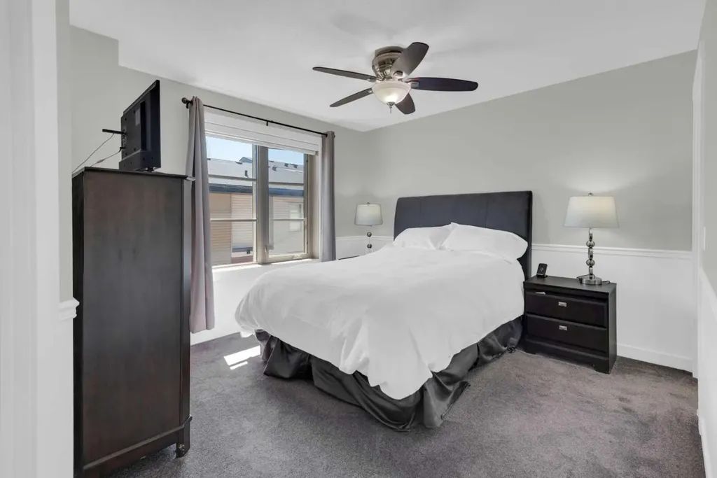 24 Aspen Hills Common SW Calgary AB T3H 0R7