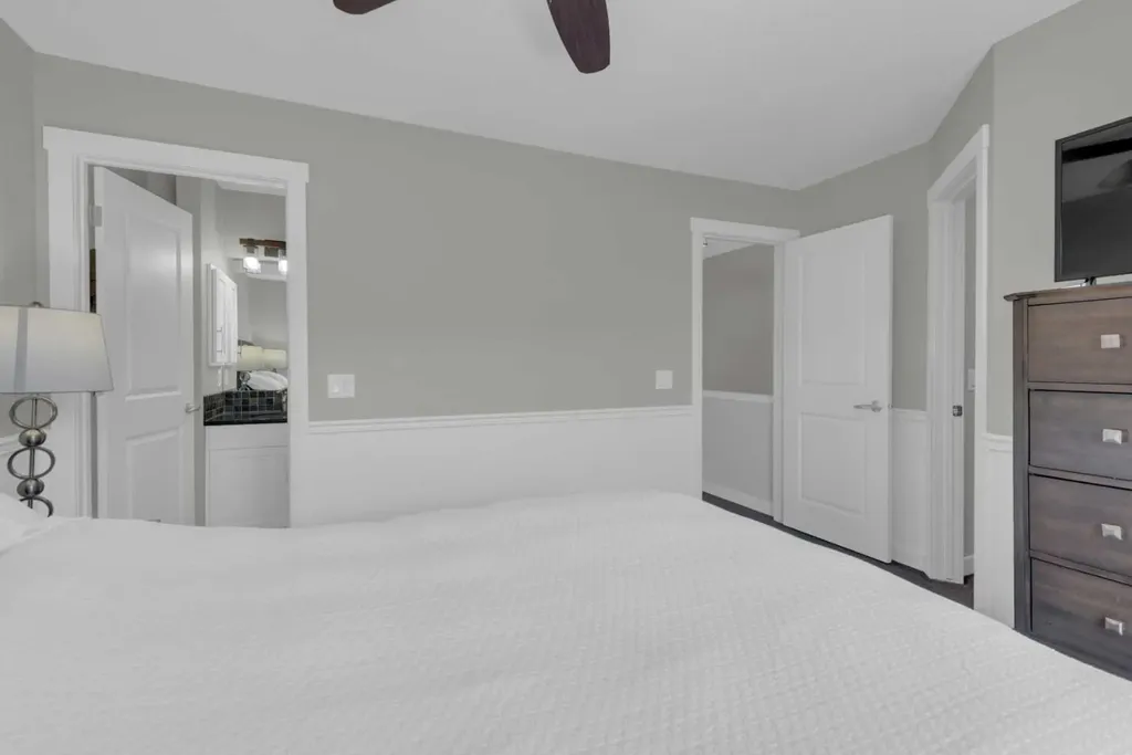 24 Aspen Hills Common SW Calgary AB T3H 0R7