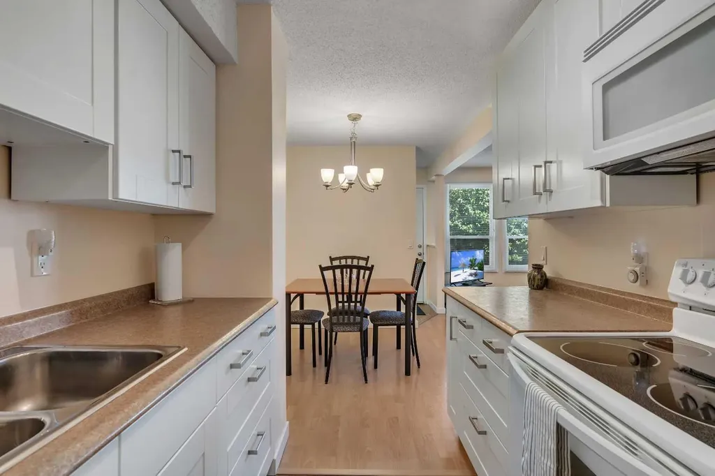 544 Blackthorn Road NE Calgary AB T2K 5J5