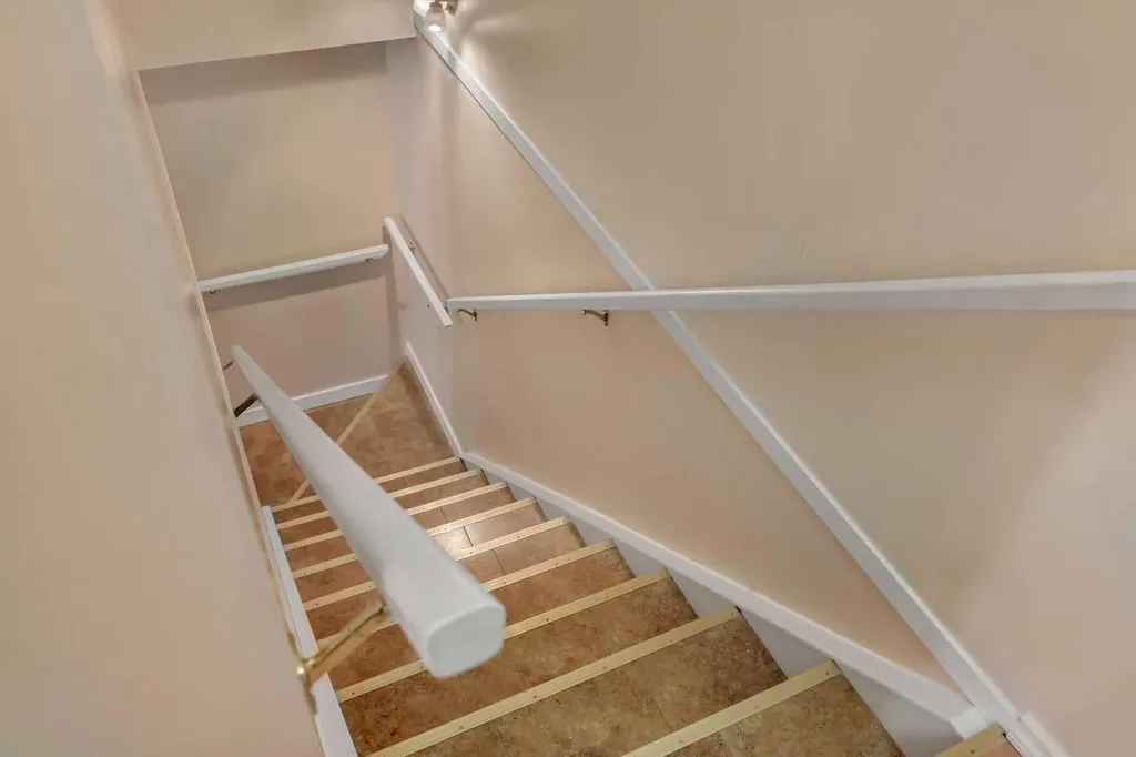 544 Blackthorn Road NE Calgary AB T2K 5J5