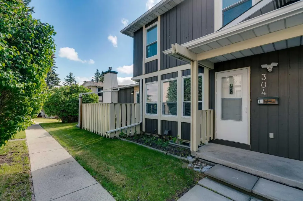544 Blackthorn Road NE Calgary AB T2K 5J5