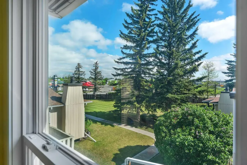 544 Blackthorn Road NE Calgary AB T2K 5J5