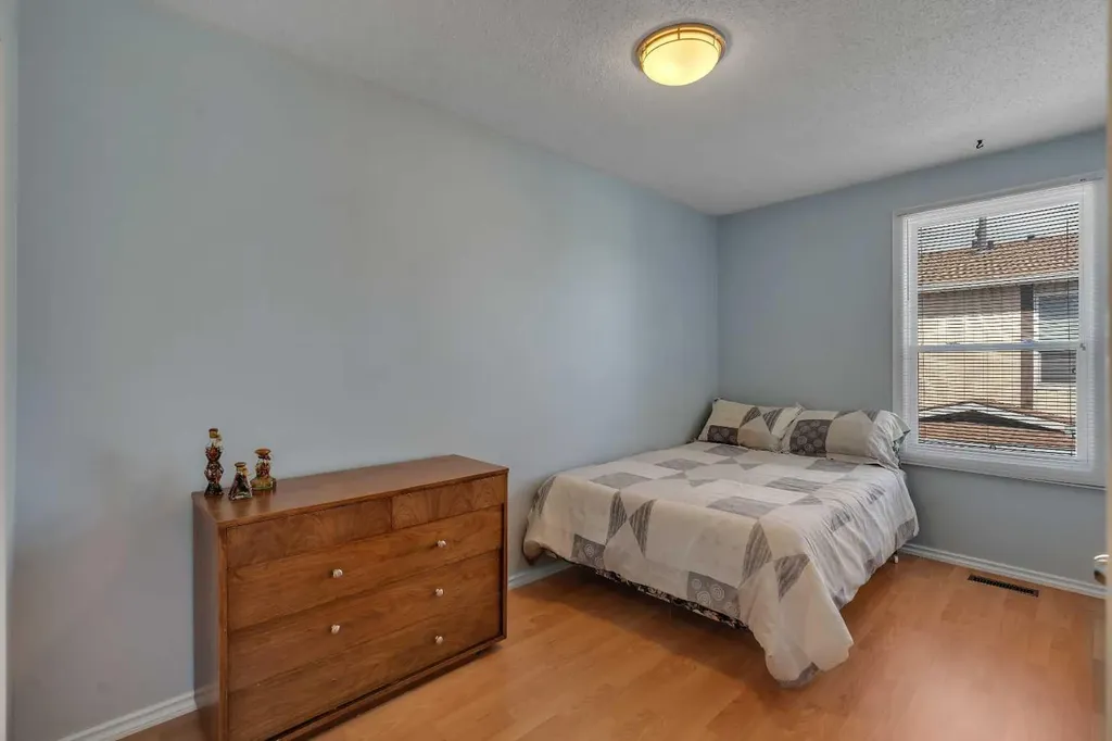 544 Blackthorn Road NE Calgary AB T2K 5J5
