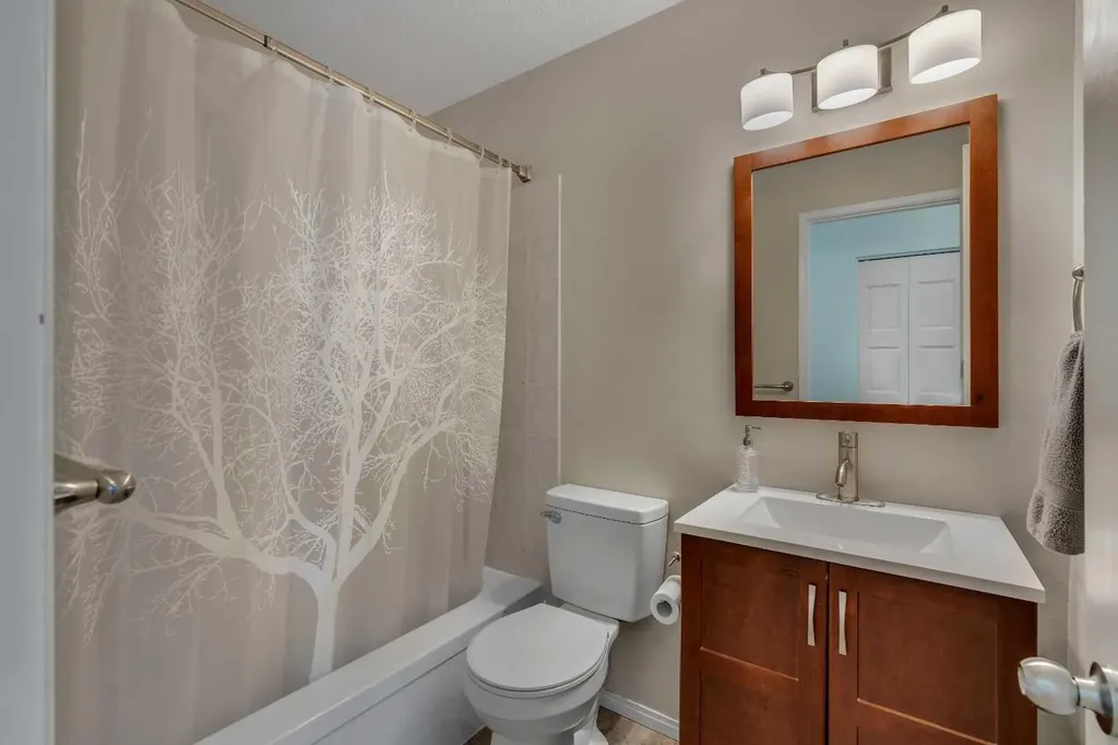 544 Blackthorn Road NE Calgary AB T2K 5J5