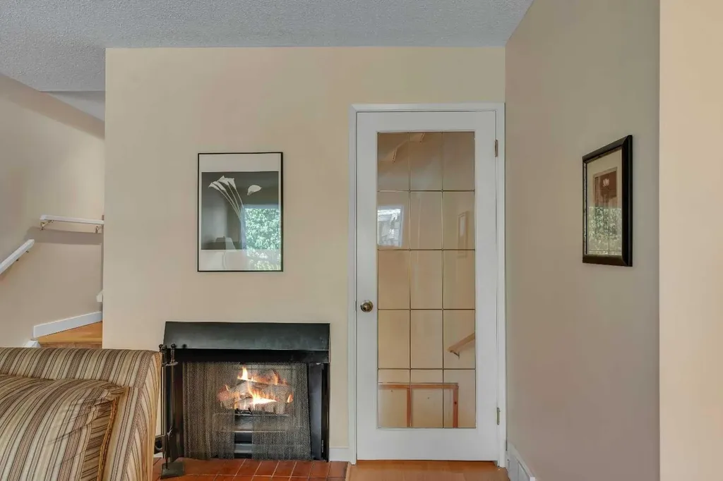 544 Blackthorn Road NE Calgary AB T2K 5J5