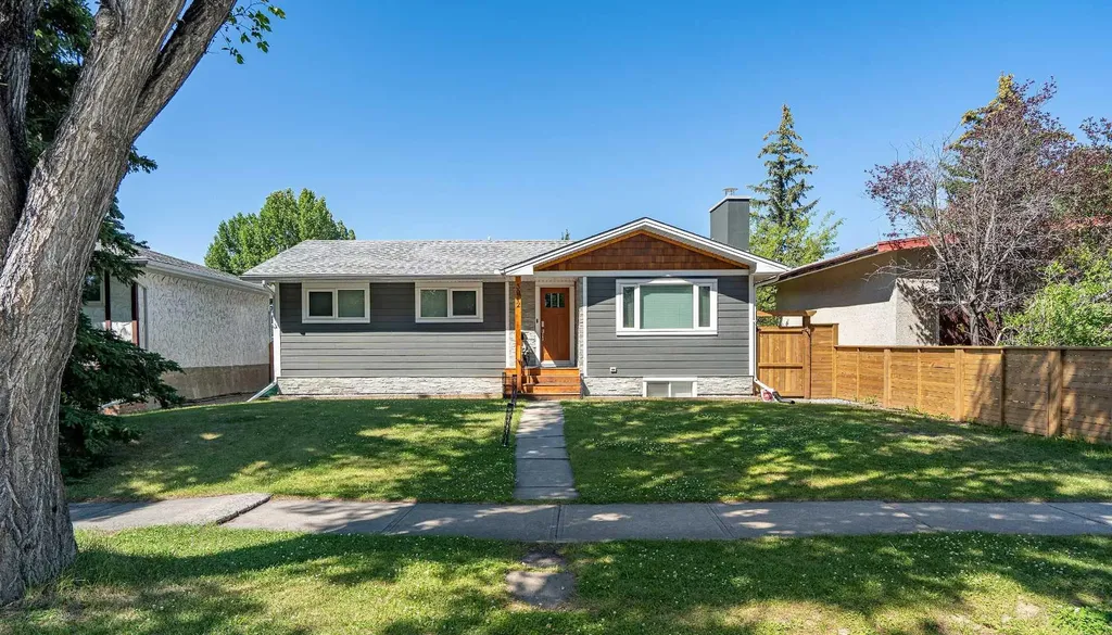 3912 40 Avenue NW Calgary AB T3A 0W9