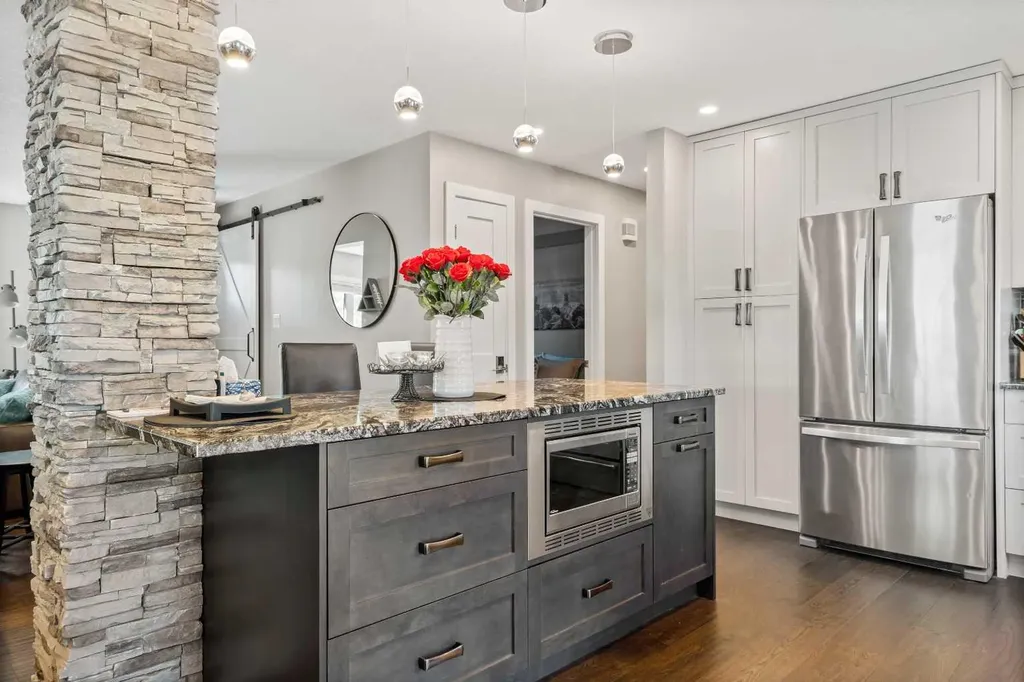 3912 40 Avenue NW Calgary AB T3A 0W9