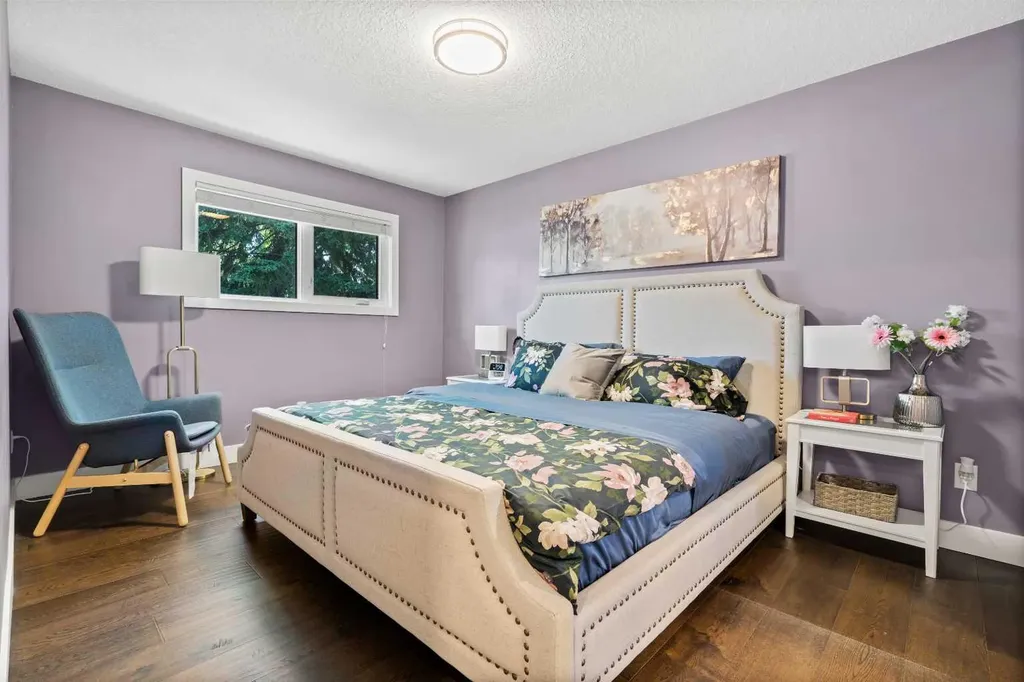 3912 40 Avenue NW Calgary AB T3A 0W9