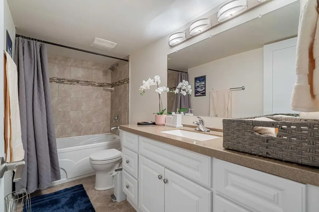 3912 40 Avenue NW Calgary AB T3A 0W9