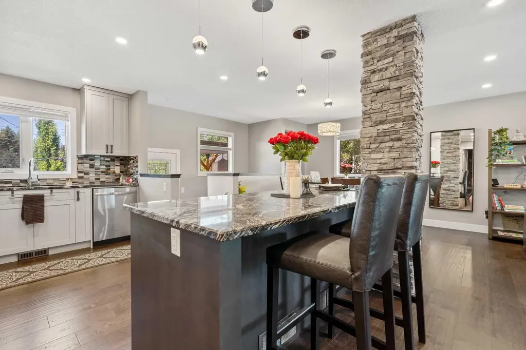 3912 40 Avenue NW Calgary AB T3A 0W9