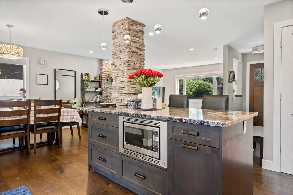 3912 40 Avenue NW Calgary AB T3A 0W9