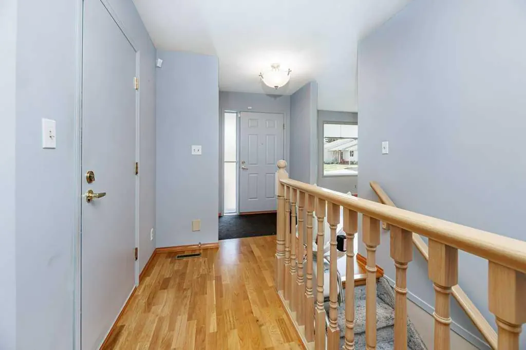2816 Botterill Crescent Red Deer AB T4R 2H7