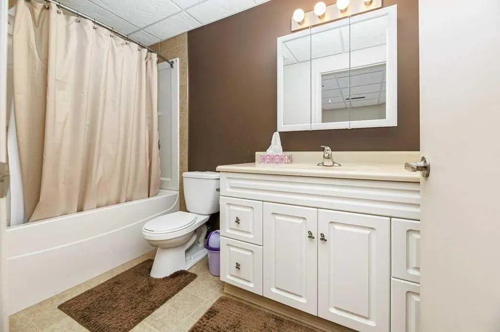 2816 Botterill Crescent Red Deer AB T4R 2H7