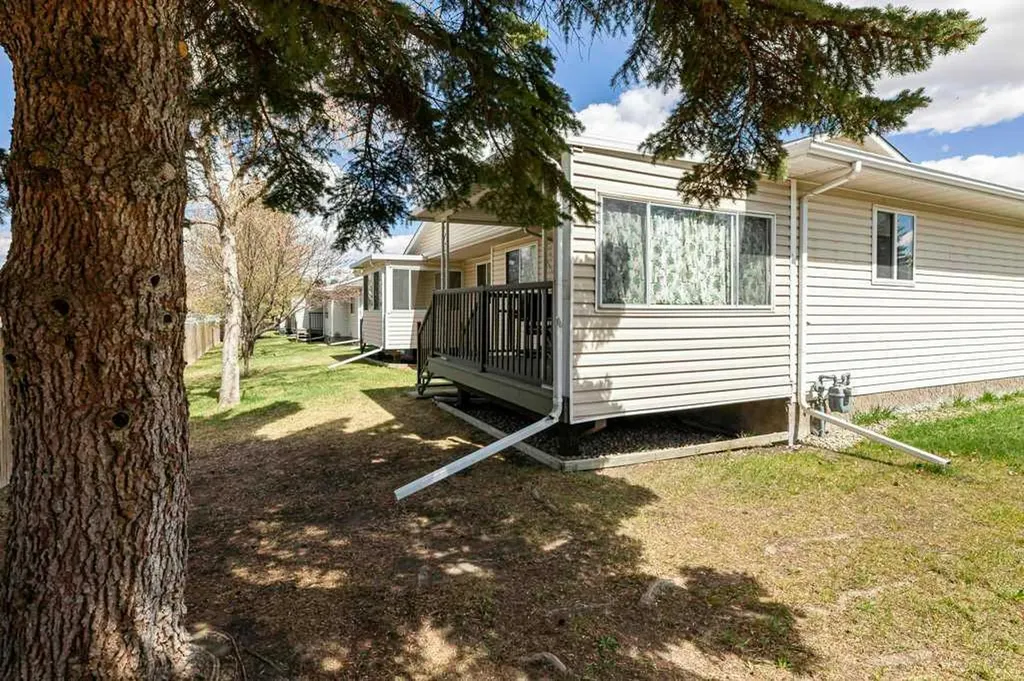 2816 Botterill Crescent Red Deer AB T4R 2H7