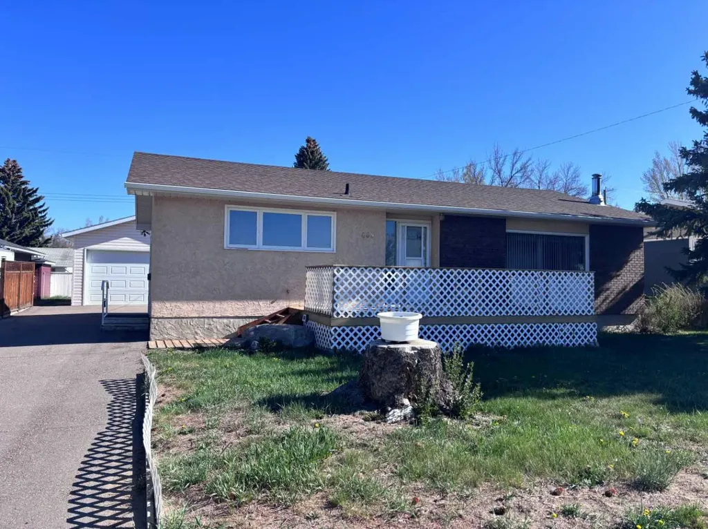 409 Centre Avenue NE Milk River AB T0K 1M0