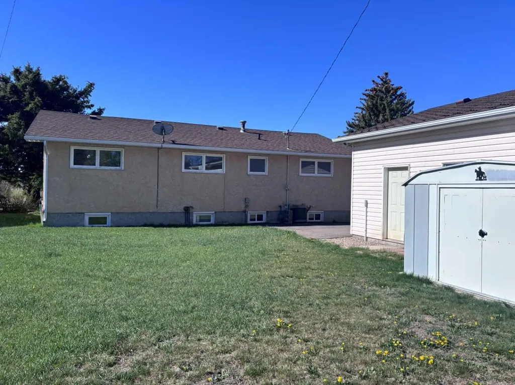 409 Centre Avenue NE Milk River AB T0K 1M0