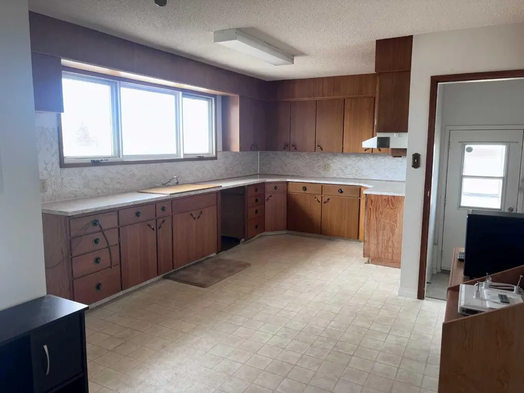 409 Centre Avenue NE Milk River AB T0K 1M0