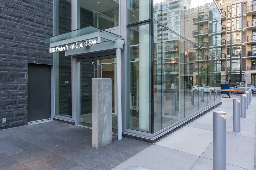 108 Waterfront Court SW Calgary AB T2P 1K7